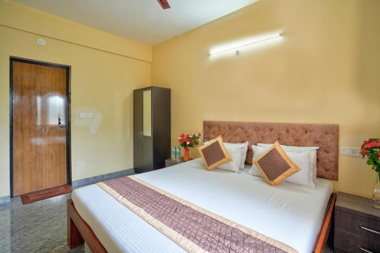 Golden Studio Apartment Goa Calangute Eksteriør billede